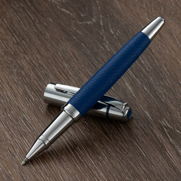 Manufacturer wholesales high-end metal leather ballpoint pens, business promotional signature pens, gift gel pens with logo printing