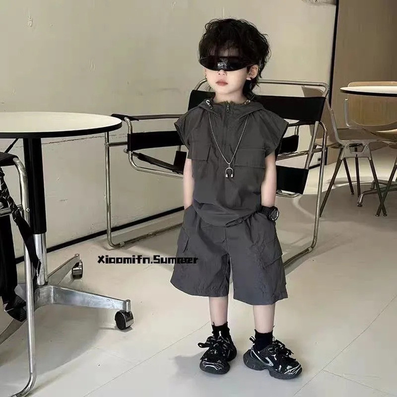男の子夏無地カジュアルスタイルツーピースセット2025新作ハンサムで多用途なフード付き半袖スーツ小中型子供用|undefined