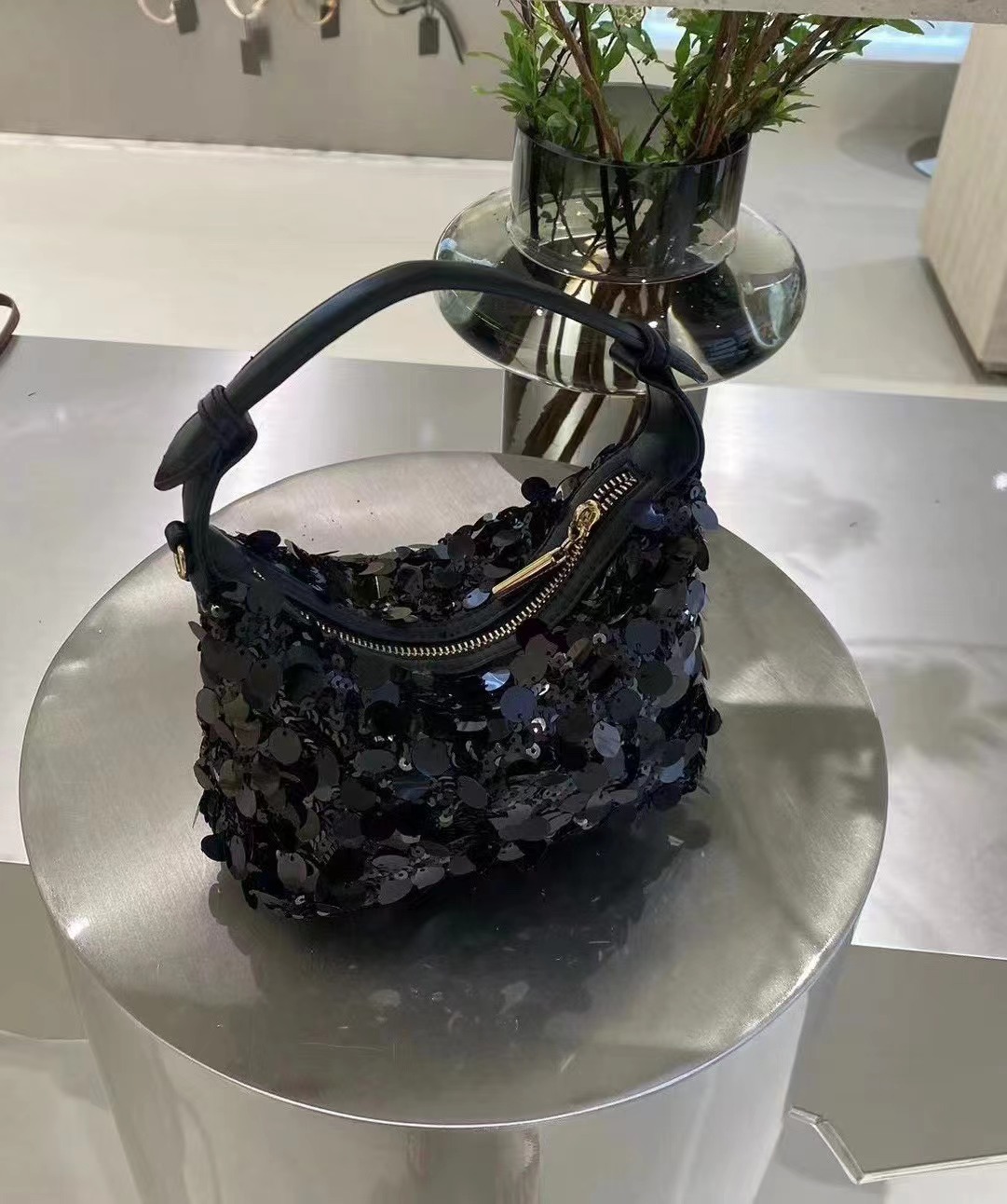 Jaro/léto 2024 Nová krabička na oběd s lesklými korálky, kapesní taška přes rameno s jedním křížem, taška na mobilní telefon, trendy_voghion.com