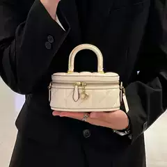 2024 New Quilted Diamond Pattern Box Bag Vintage Trali 17 Shoulder Crossbody Chain Bag Cosmetic Bag for Women