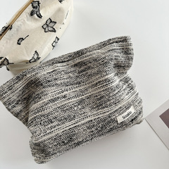 【】33,192 Texture Butterfly Large Capacity Makeup Bag with Damask Striped Fabric Travel Portable Storage Bag