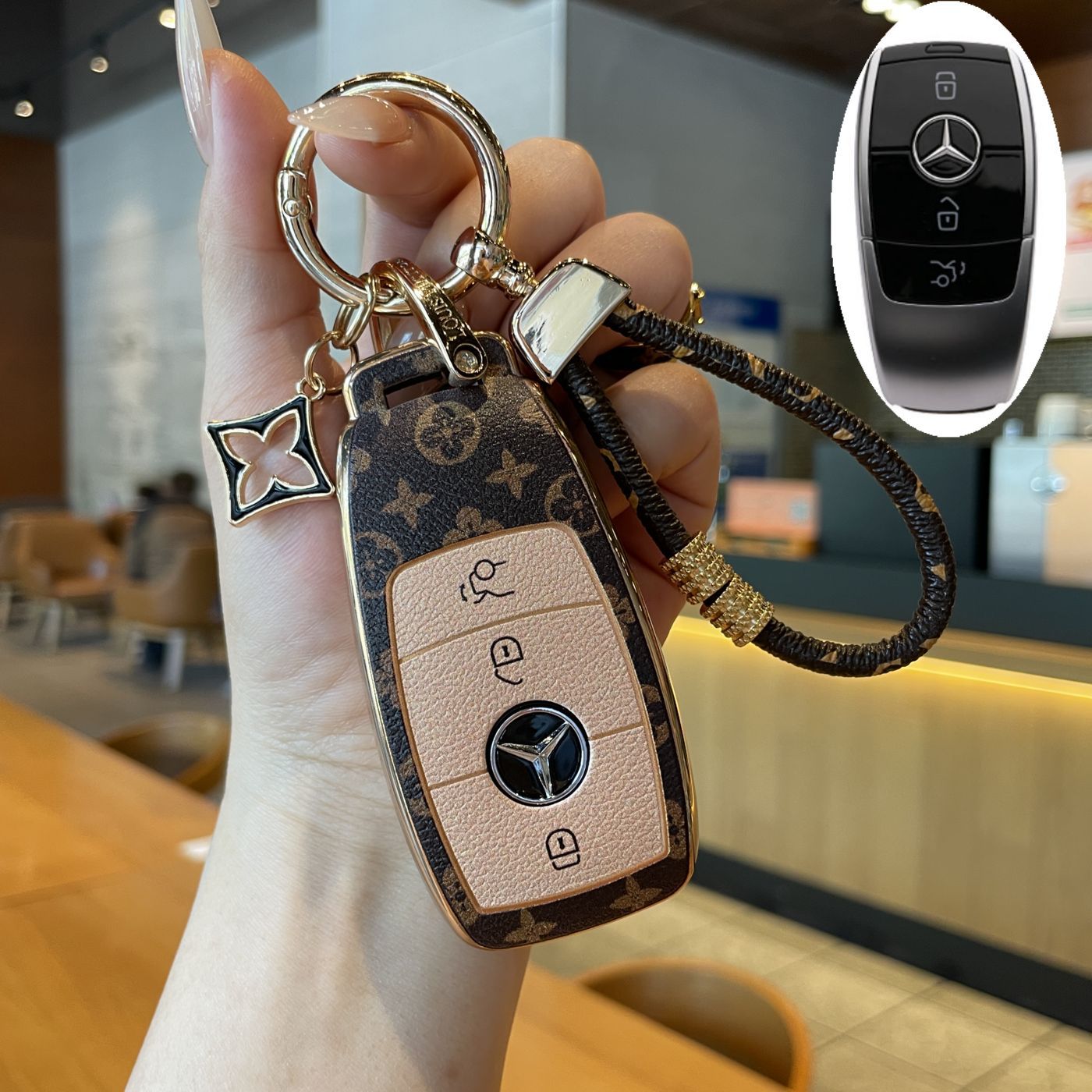 Suitable for Mercedes-Benz Cls Key Cover, High-End C-Class B-Class Full-Cover Cla/Eqb/Eqa Exquisite Buckle Chain Gle/Glc