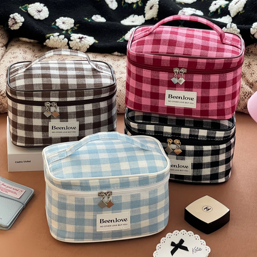 Nuevo bolso de maquillaje a cuadros simple damas bolsa de almacenamiento de maquillaje de gran capacidad portátil lápiz labial cepillo de maquillaje bolsa de lavado