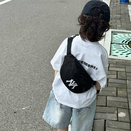 新款韩版儿童包包斜挎包男孩男童帅气外出时尚手机包宝宝腰包胸包