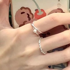 大衆デザインの高級感真珠の細い指輪ファッションの個性的なファッションのファッションの組み合わせの食事の指輪の冷たい風の口の指輪