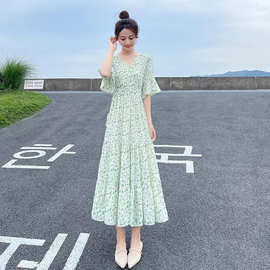 跨境东南亚绿色碎花连衣裙女夏季新款喇叭袖高腰显瘦洋气仙女长裙
