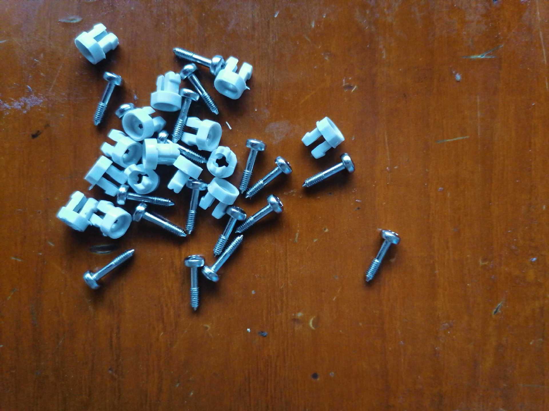 cpci机箱配件机箱面板配件塑料套帽铁镀镍松不脱螺钉m2.5金属套帽