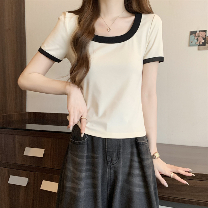 Hit color square neck Exposed collarbone Short sleeved T-shirt summer Self cultivation Korean Edition Little have cash less than that is registered in the accounts Base coat jacket
