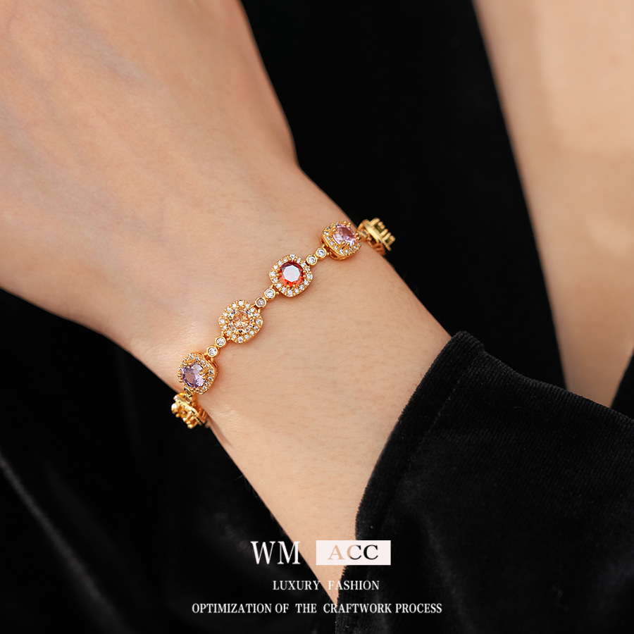 Medieval vintage zircon cuadrado pulsera pulsera pulsera de lujo ligera pulsera de alto nivel de moda retro universal joyas para mujeres
