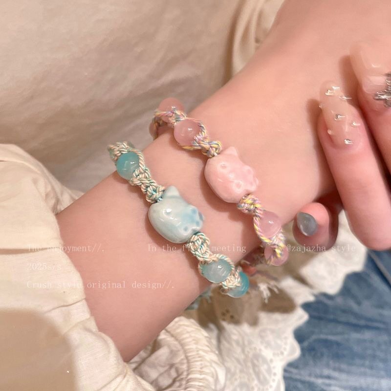Cute ceramic kitten woven beaded bracelet for women, niche design, high aesthetic value, sweet and cute, versatile bracelet accessory