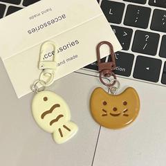 かわいい子猫の小魚の創意的な個性の贈り物のキーホルダーのかばんのペンダントのカップルのネットの赤いペンダントの学生のアクセサリ