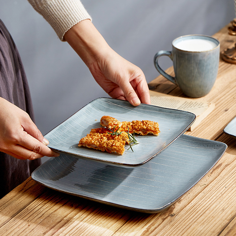 Placa de cerámica de estilo japonés creativo simple en forma de hogar a rayas plato vajilla placa cuadrada placa oscilante Placa de carne occidental
