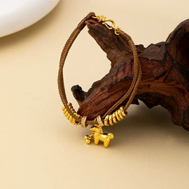 项链;耳环;手链