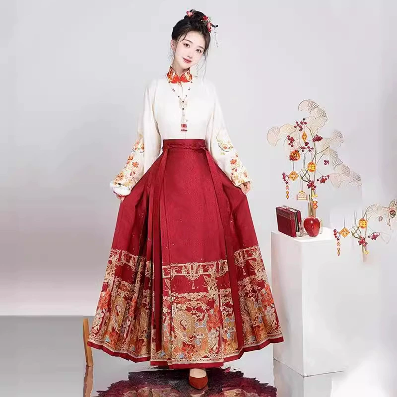 Оригинальная женская одежда Hanfu, новинка 2024 года [для лет и лет], осенне-зимняя одежда с изображением Красной лошади, Новогоднее поздравление, одежда из плюшевого меха, накидка