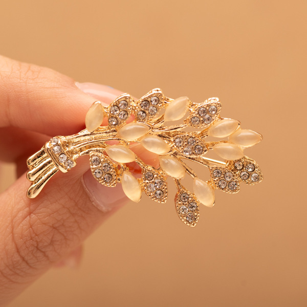 Elite brooch