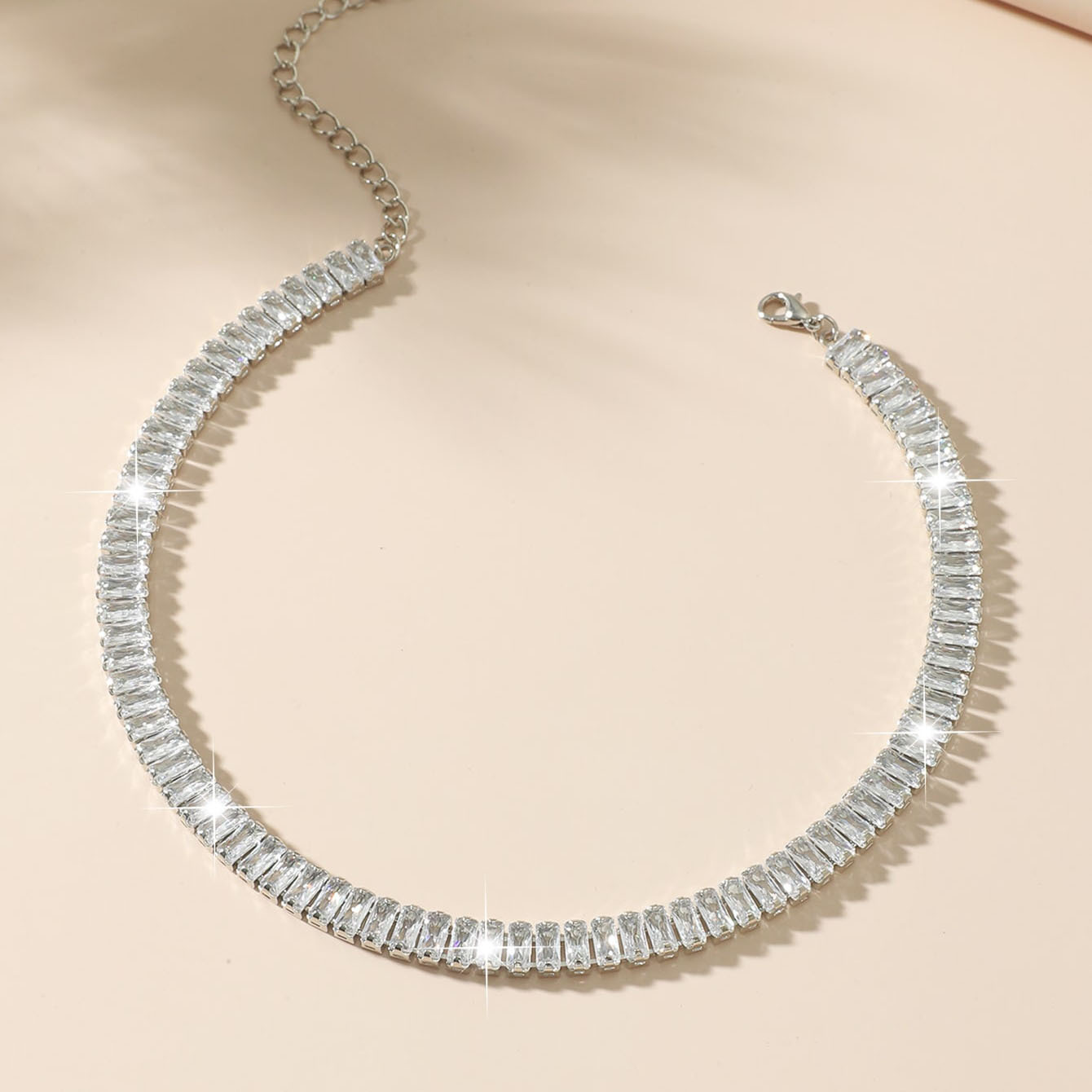 Diamond Design Fashion U Shape Alloy Choker Wholesale
