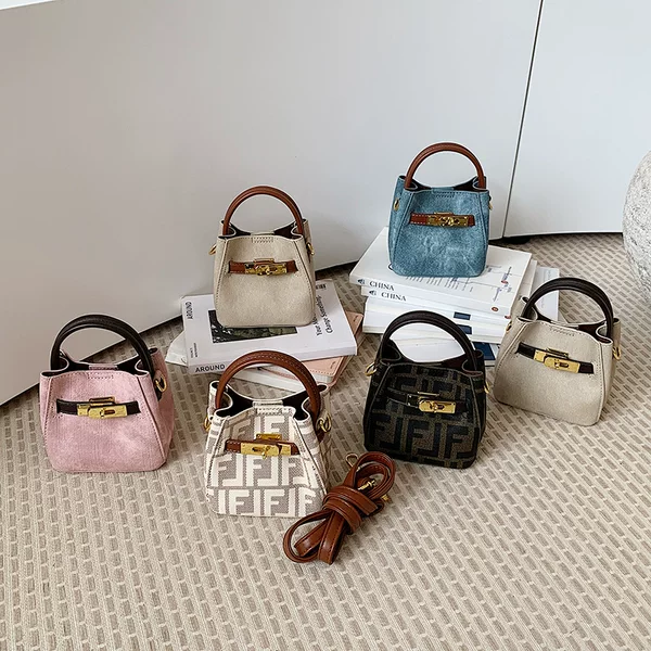 Little Girl's Versatile Soft Leather Bucket Bag, Light Luxury Lychee Pattern Kelly Bag, 2026 New Model, High-End Handbag and Crossbody Bag