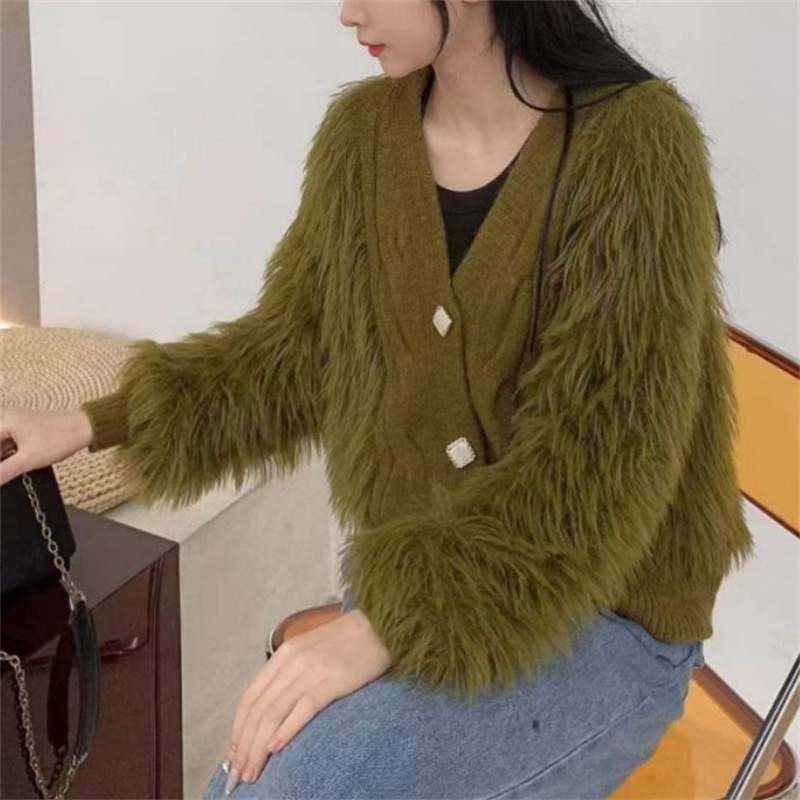 Cárdigan de punto con cuello en V de diseño con estilo occidental nuevo para otoño/invierno, imitación piel de visón, abrigo holgado y adelgazante para mujer, para usar como suéter exterior