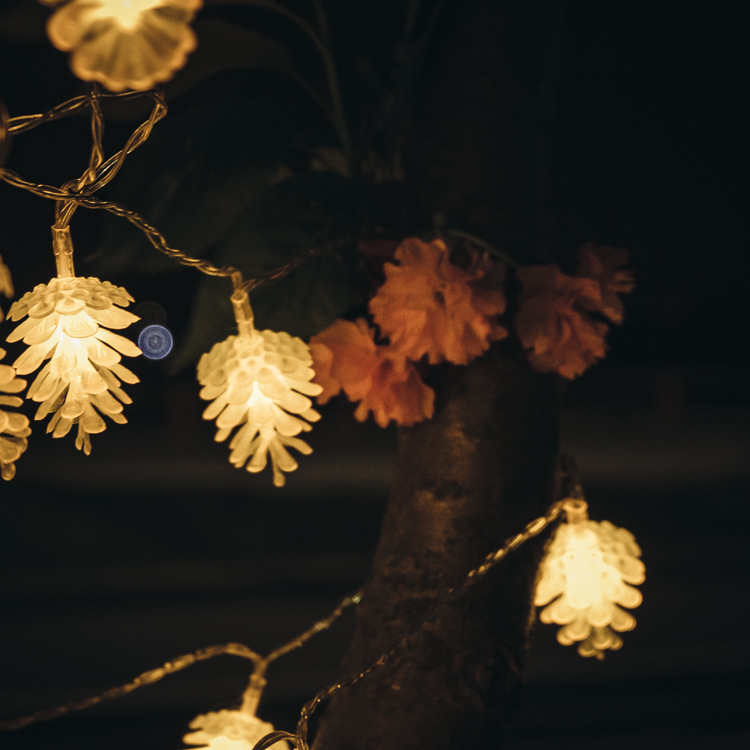 Lumières Mignonnes De Corde De Partie En Plastique De Pommes De Pin De Noël display picture 2