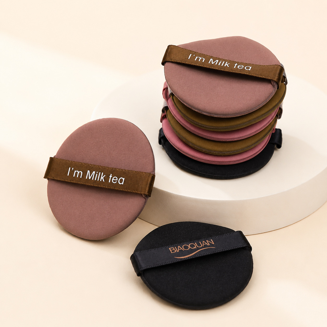 Esponja de maquillaje ultra suave de la serie fresa-piña, hecha a medida en fábrica, no absorbe polvo, de doble uso para maquillaje seco y húmedo, venta al por mayor.