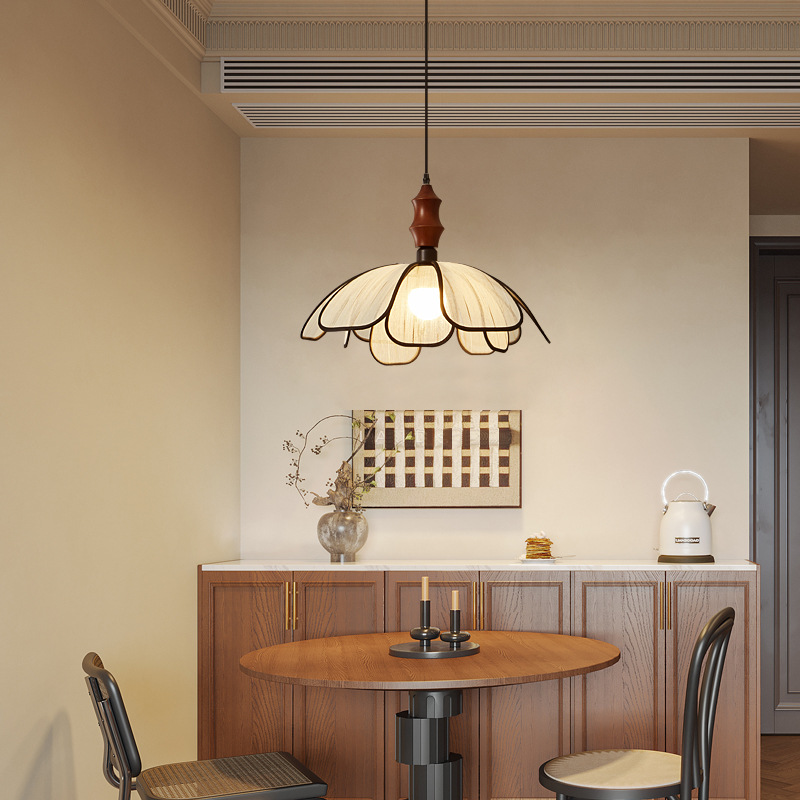Techo de pétalo Estilo antiguo francés Arte avanzado Lámparas de habitación Lámparas de dormitorio de tela de madera maciza retro japonesa