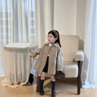 2026秋装女童英伦复古大牌卡其双排扣风衣中长款宽松后腰扣袢外套