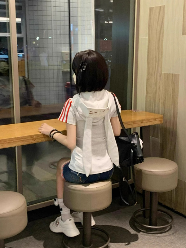 日本のかわいいホームスタイルヤンモフード付き半袖Tシャツレディース夏新作ウサギ耳ジッパースリムジャケットトップイン|undefined