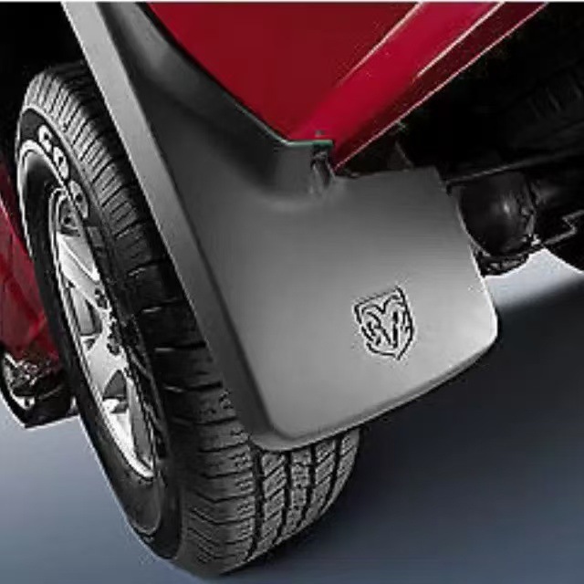 Aplicable a la camioneta Daoqi Ram 09-18 años modificado plástico especial neumáticos guardabarros transfronterizo