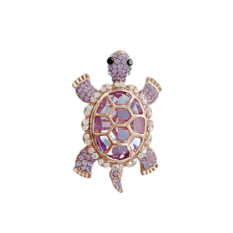 Broche de tortuga con incrustaciones completas de diamantes sintéticos