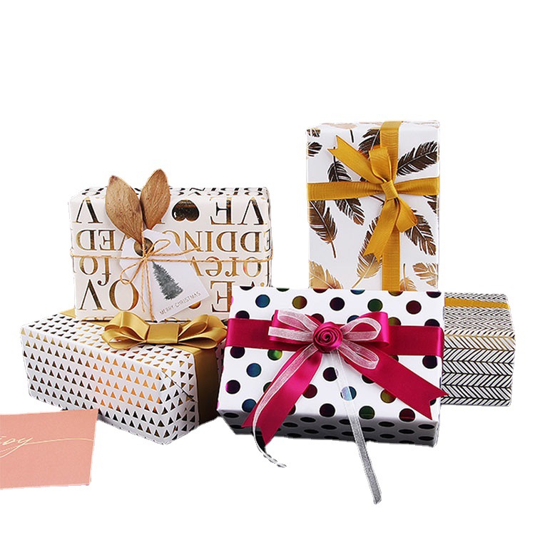 Papel de regalo de cumpleaños de San Valentín de Navidad traje de papel de regalo al por mayor Papel de regalo diario de onda bronceado