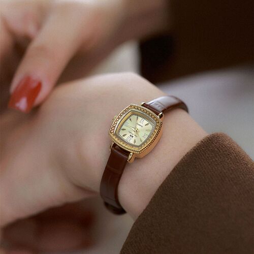 BS retro hot-selling factory direct sales foreign trade Japanese and Korean retro three-dimensional carved mousse leather temperament women's watch FA1788