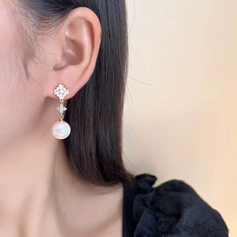 Бусы из жемчуга, мотыльковая муха, сережки-клипсы, цирконий, стиль Chanel, безpiercing