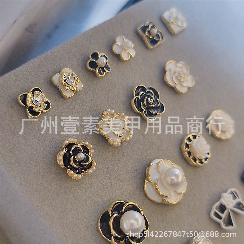 Classic High-End Color-Preserving Camellia Small Fragrance Butterfly Combined with Black and White Camellia Nail Accessories Diamond Light Luxury
