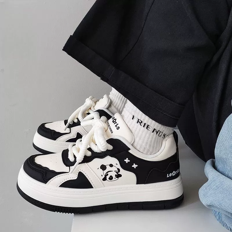 Нишевые оригинальные черно-белые туфли с пандой для женщин, весна 2025, новые женские туфли, кроссовки на толстой подошве, увеличивающие рост, туфли для хлеба, маленькие белые туфли