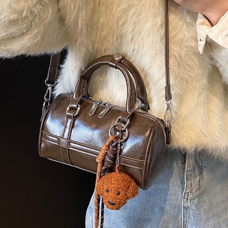 Casual Retro Bowling Bag For Women 2025 Winter New Arrival Handbag Textured Shoulder Bag European & American Style Large Capacity Bag - Thumbnail 4