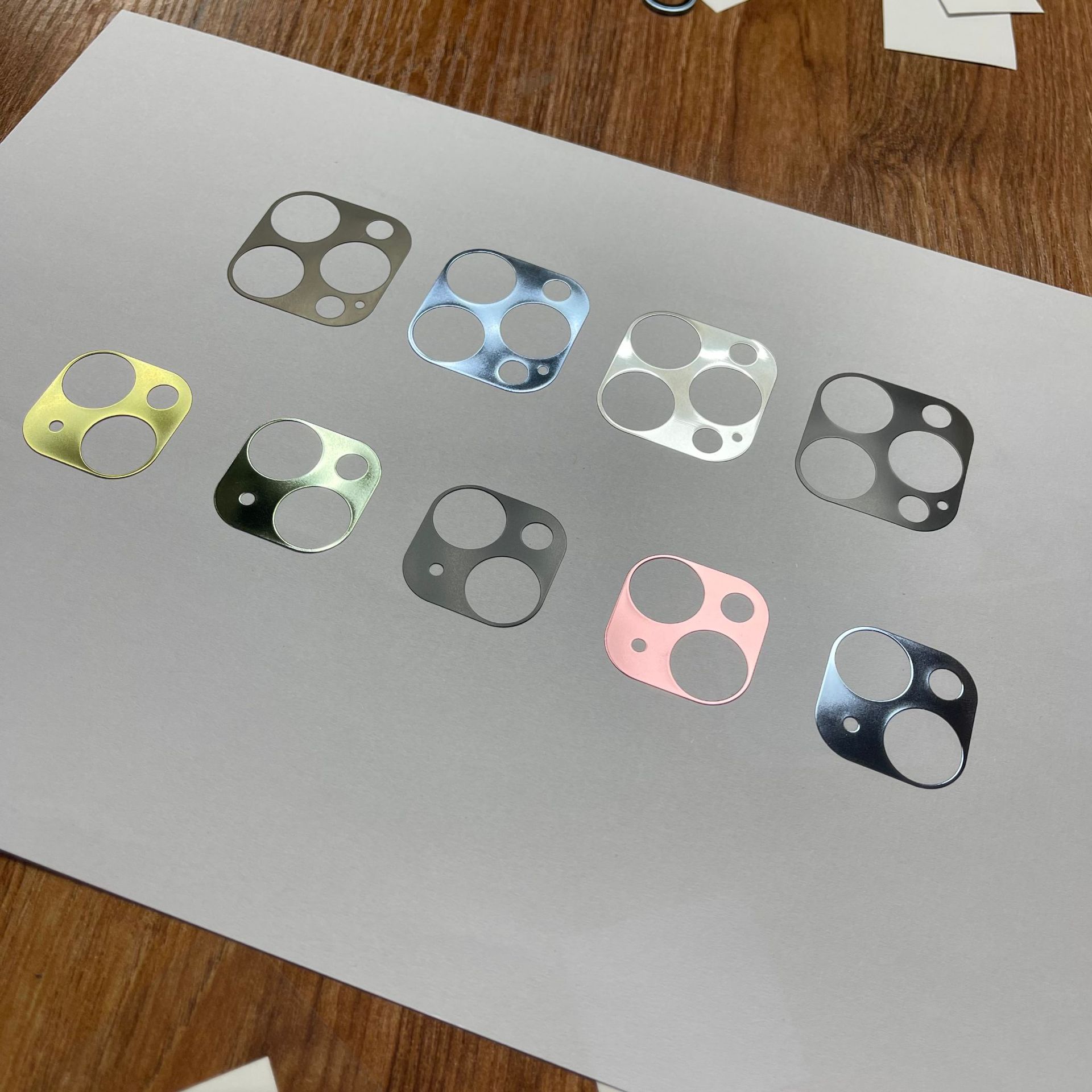 Adecuado para iPhone15Pro pegatina base de la Cámara Apple 15PROMAX lente película protectora pegatina base de metal