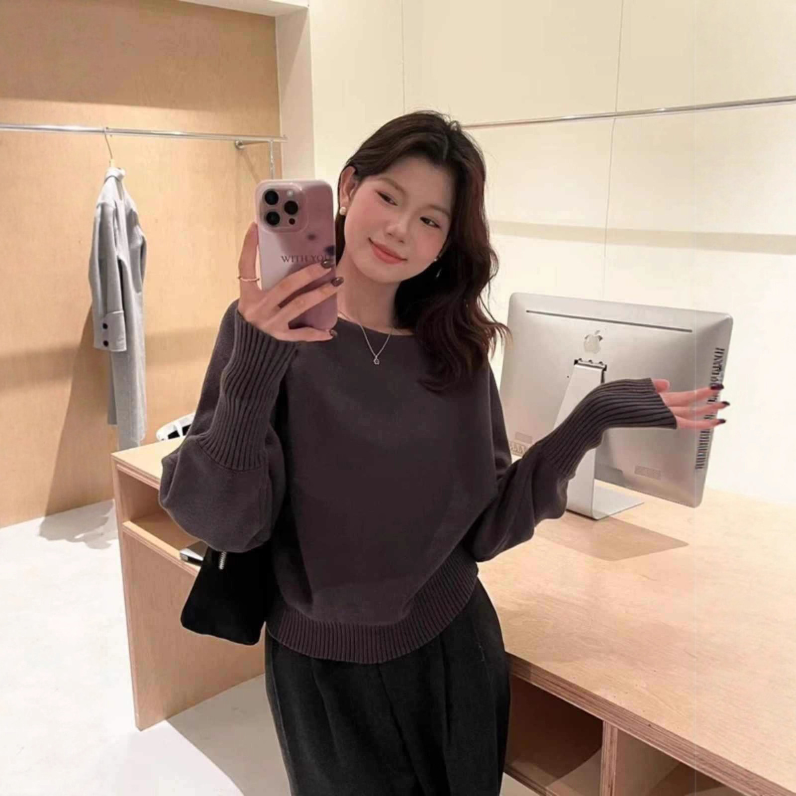 도파민 샤오샹풍 여성 니트 스웨터 보트넥 긴팔 풀오버 가을 겨울 이너 상
