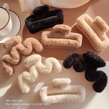 秋冬发量多保暖毛绒抓夹女大号高级感后脑勺毛茸茸发夹鲨鱼夹头饰