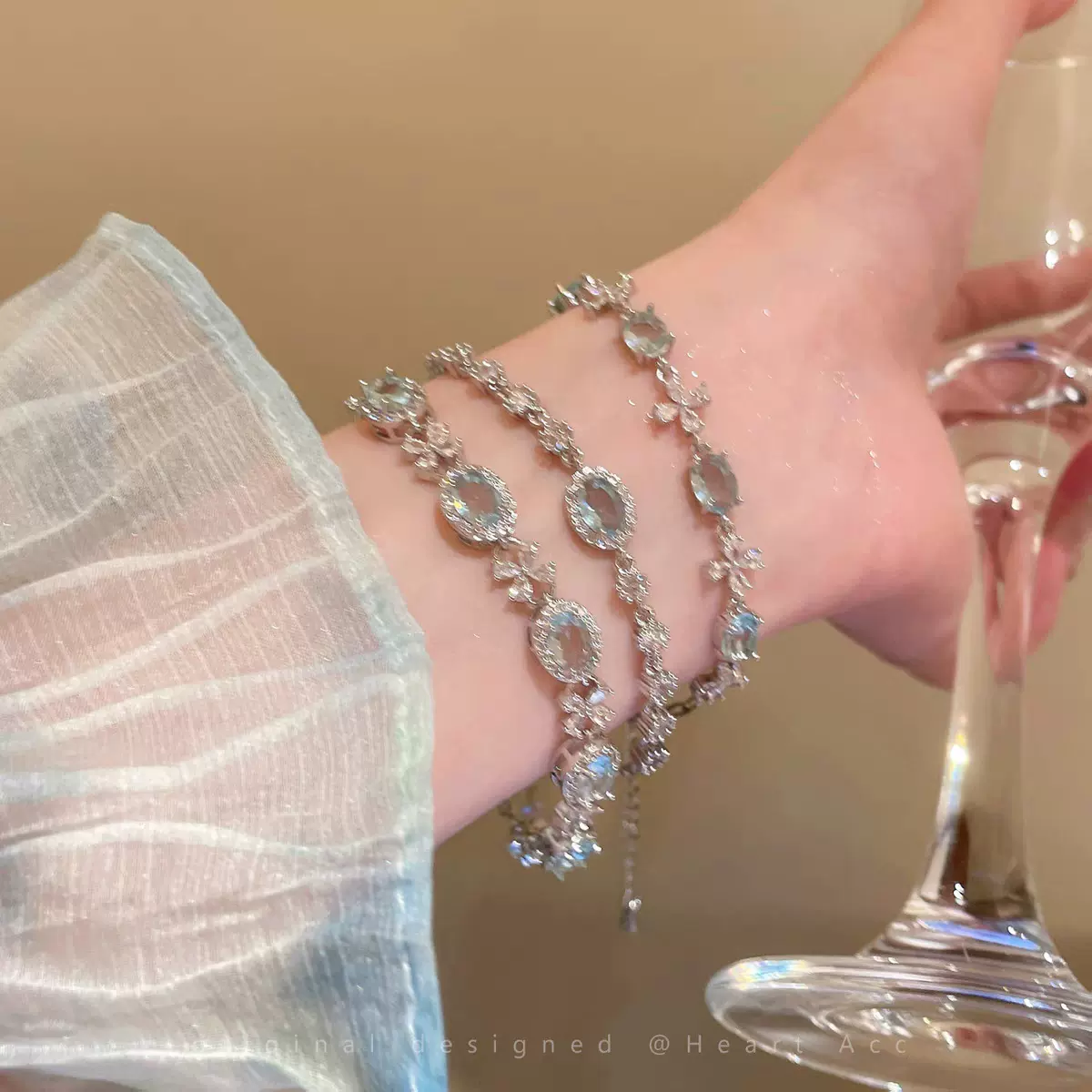 清冷感~爆闪精致高级感椭圆花朵手链女款韩系高颜值绝美仙气手饰