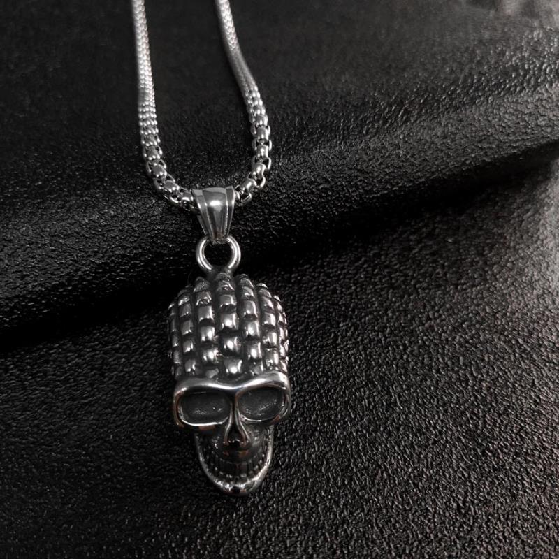 Modern Mobius Pendant Necklace For Men In Stainless Steel_voghion.com