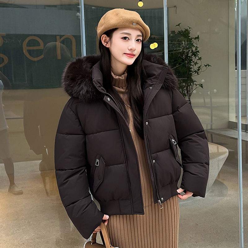 New winter short cotton coat with slimming fur collar, warm and thickened puffer jacket for petite individuals New winter short cotton coat with slimming fur collar, warm and thickened puffer jacket for petite individuals