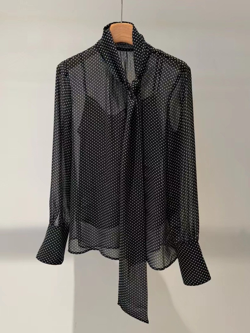Black background with white polka dots L466900