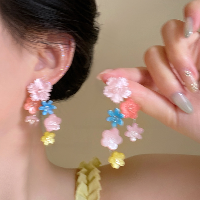 Pendientes de flores de color dopamina de verano Pendientes de todo fósforo de nicho fresco Pendientes de lujo de alta gama de moda al por mayor