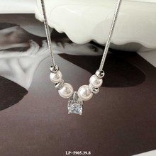 丽银饰品新潮欧韩创意设计小众方形水晶坠锁骨项链时尚配饰女短款