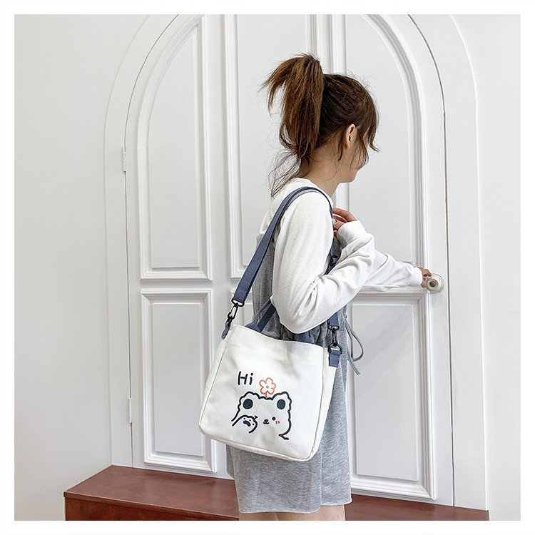 INS bolso de la muchacha 2023 nueva bolsa de hombro de la lona de la historieta japonesa de gran capacidad Linda bolsa de mensajero del estudiante