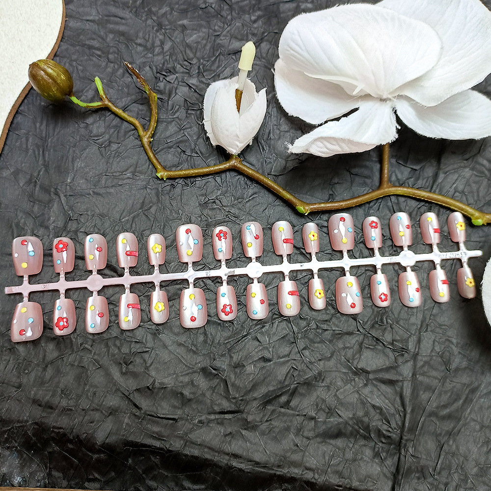 Pegatinas de uñas en relieve de flores en 3D, uñas cortas de ojos de gato tridimensionales hechas a mano, 30 piezas, uñas de talla dividida
