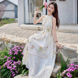 2025夏季新款女装无袖挂脖立体花朵刺绣挂脖长款时尚连衣裙N66102