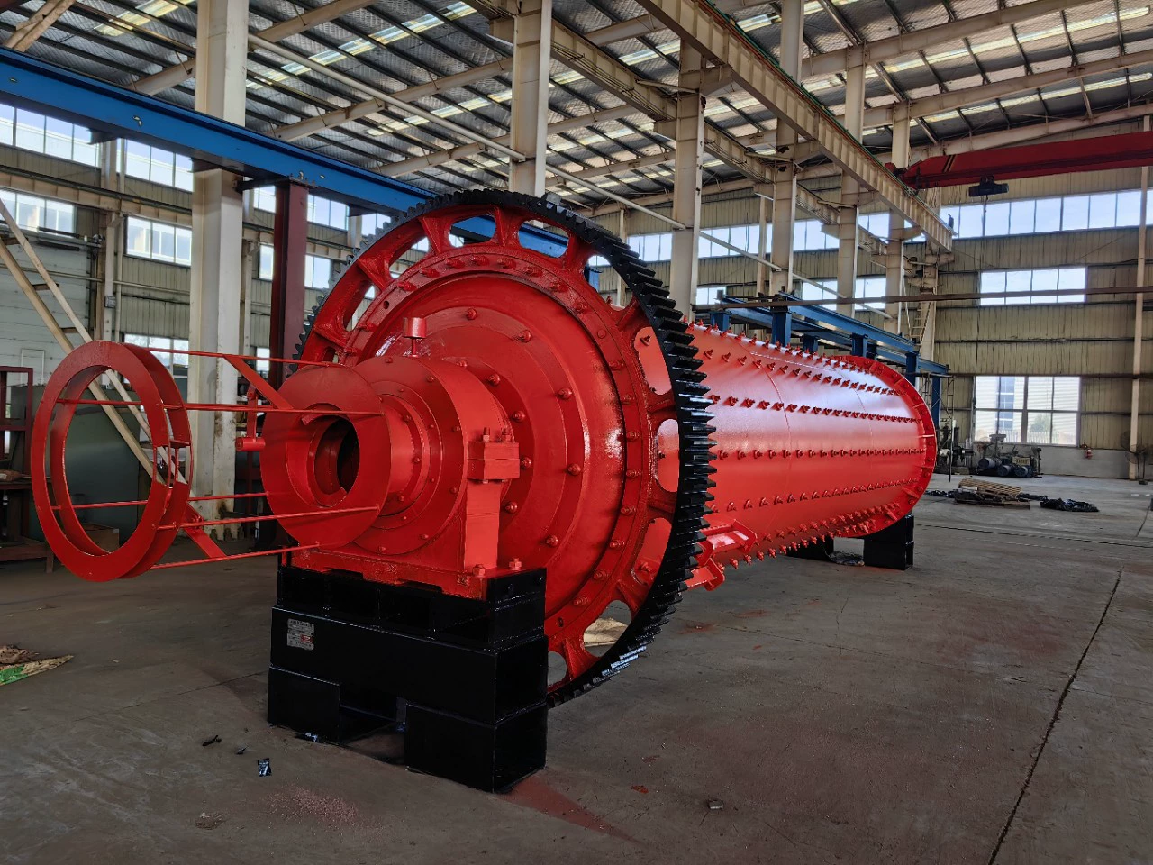 1500*5700 Керамическая шаровая мельница Золотая шахта Шлифовальный станок Кварцевая песчаная мельница Подшипниковый тип Высокая эффективность Энергосбережение