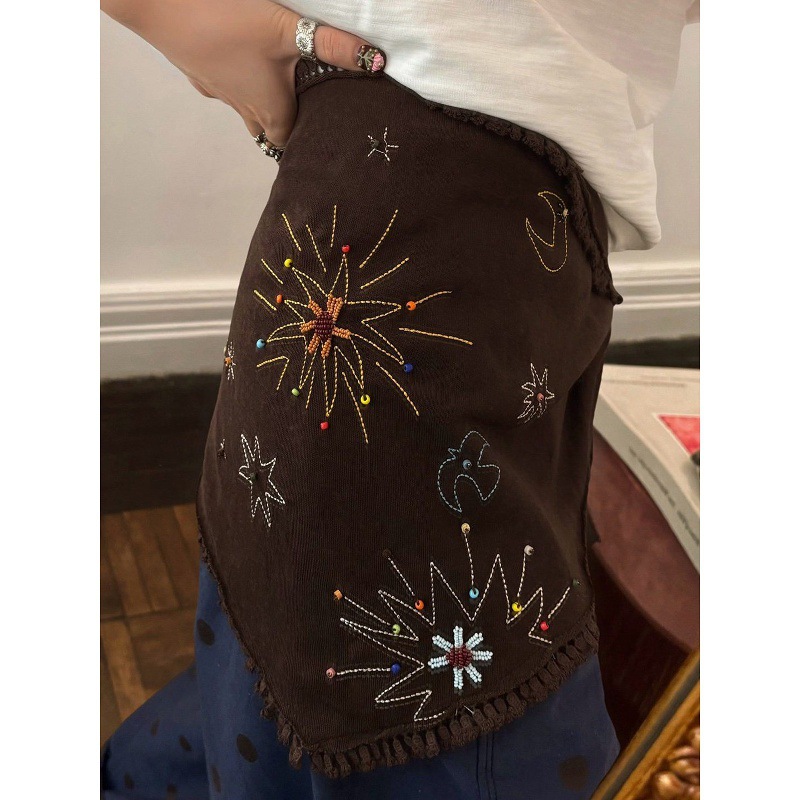 Jeans waist accessory: silk scarf belt with high-end embroidery, layered with a shawl, triangle scarf, and decorative waistband