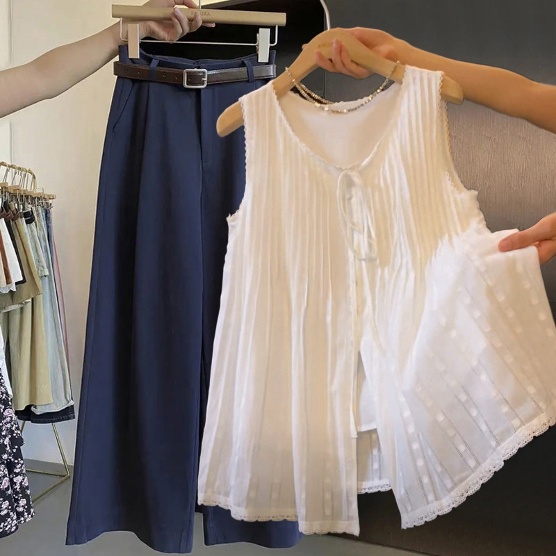 French Romantic Retro Lace Sleeveless Shirt for Women 2026 Summer New Style Outerwear Design Niche Top A12082